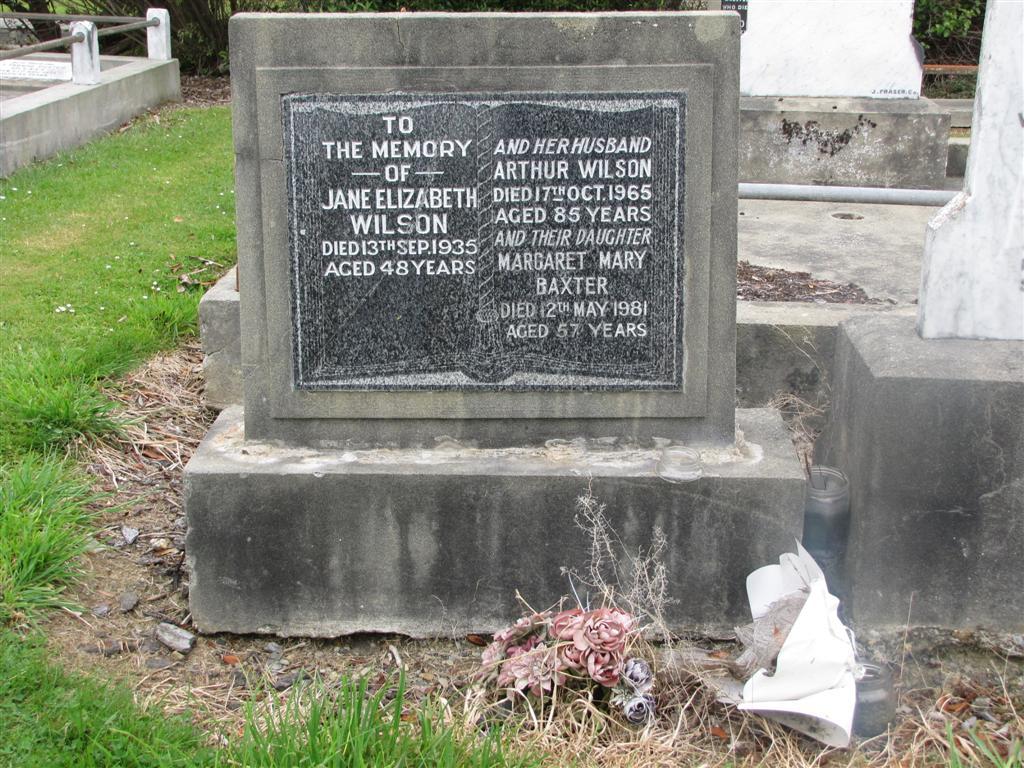 Photo of headstones/Jane Elizabeth Wilson (nee McLennan) d 1935 hdstn Invercargill Eastn